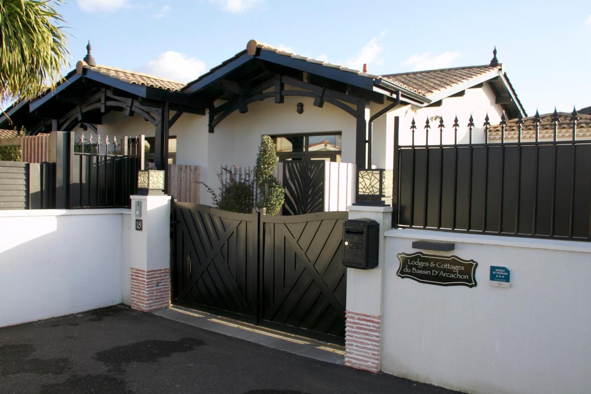 Hotel Particulier - Les Lodges Du Bassin D'Arcachon- Petit-Dejeuner Sur Demande- Prestations Haut De Gamme Gujan-Mestras Exterior photo